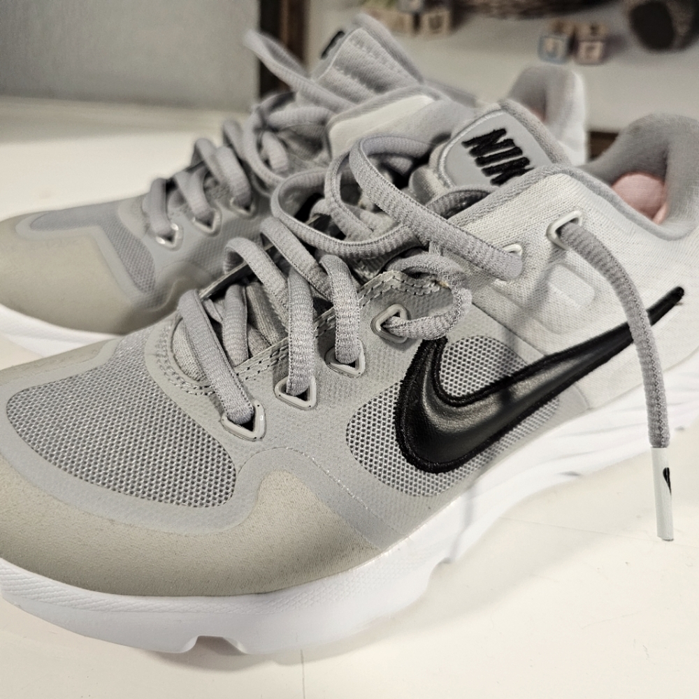 Brand New Nike Elite 2 Turf Shoes